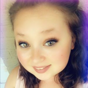 Meet your Posher, Michaela